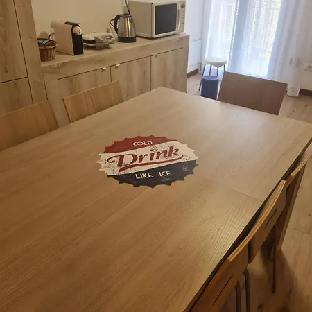 Vibes - 6 En-suite Apartment *