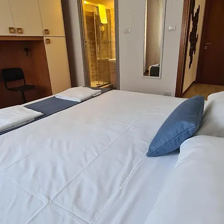 Vibes - 6 En-suite Daire