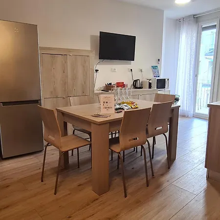 Apartman Vibes - 6 7 Baths - Self Check-in