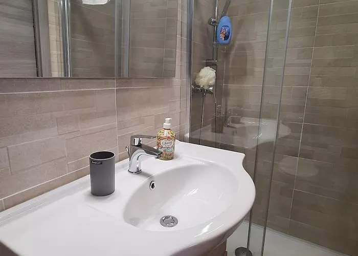 Vibes - 6 En-suite 볼로냐