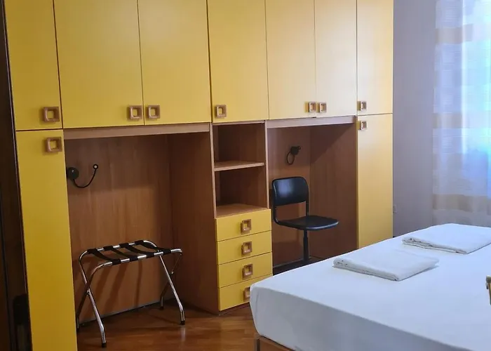 Διαμέρισμα Bologna Vibes - 6 Rooms 7 Baths - Self Check-In Μπολόνια