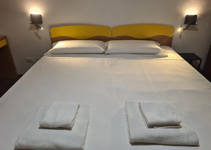 Bologna Vibes - 6 Rooms 7 Baths - Self Check-In * Bolonya